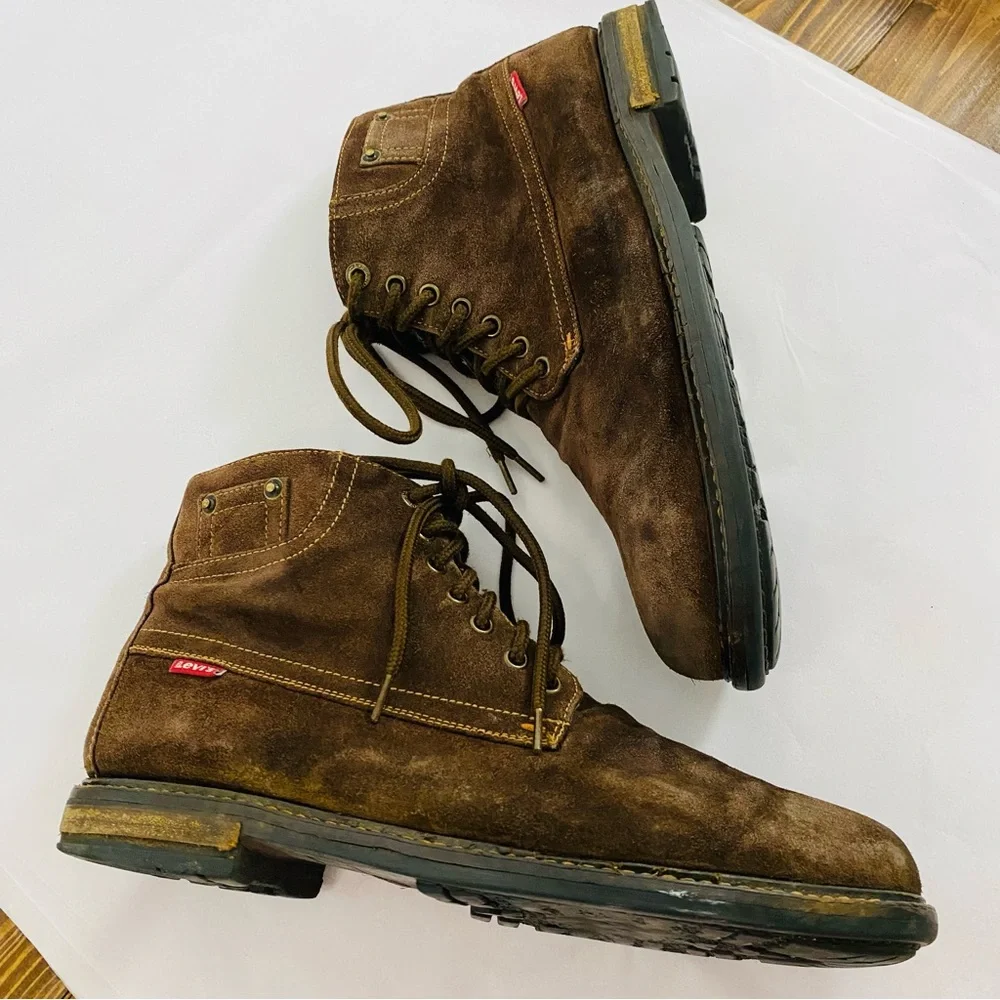Levis step up